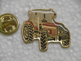 Pin's - Agriculture Tracteur MASSEY FERGUSON 3000 - Pin Badge Engin Agricole - Merken