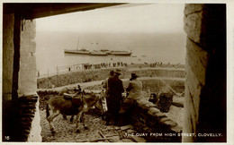 DEVON A-C - CLOVELLY - THE QUAY FROM THE HIGH STREET RP Dv1238 - Clovelly