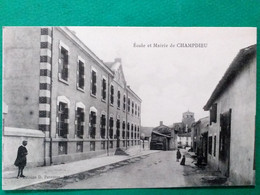 42 , Champdieu ,  école Et Mairie , Vue Générale - Otros Municipios
