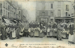 Tours * La Place Du Grand Marché Et Le Marché Au Beurre * Foire Marchands * Pâtisserie * Librairie Journaux - Tours