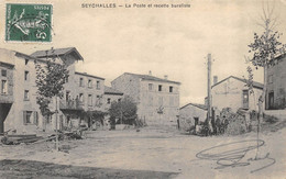 CPA 63 SEYCHALLES LA POSTE ET RECETTE BURALISTE - Other & Unclassified