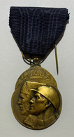 Militaria. Médaille Décoration Belge Guerre 14-18. Médaille Du Combattant Volontaire 1914-1918 - Belgio