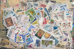 Sweden 500 Different  Special Stamps And Large - Collections