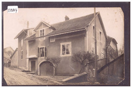 CORCELLES - UNE FERME - ( 4 COINS DEFECTUEUX ) - Corcelles