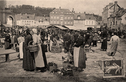 Duclair * La Place Et Vue Sur Le Marché * Marchands Foire - Duclair