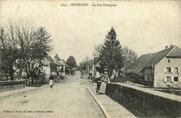 Bourogne * La Rue Principale Du Village * Villageois - Autres & Non Classés