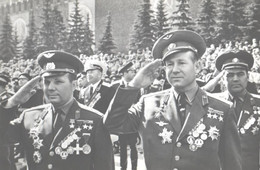 Russia:Cosmonaut, Astronaut Juri Gagarin, A.A.Leonov And A.G.Nikolajev, 1976 - Aviateurs