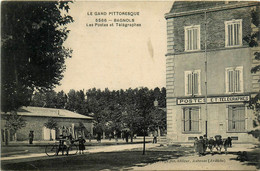 Bagnols * La Place * Les Postes Et Télégraphes * Ptt * Villageois - Bagnols-sur-Cèze