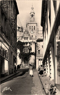 Niort * Rue Et Vue Sur Le Pilori * Boucherie - Niort