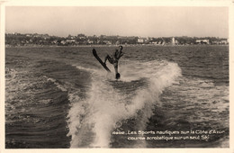 Ski Nautique * Les Sports Nautiques Sur La Côte D'azur * Course Acrobatique Sur Un Seul Ski - Ski Nautique