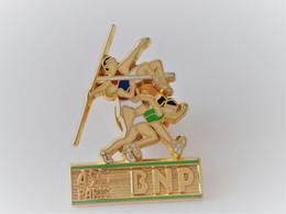PINS  Sports JAVELOT BNP ASC / BALLARD Doré OR FIN  / 33NAT - Leichtathletik