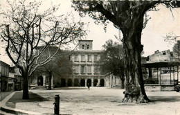 Valréas * La Place De L'hôtel De Ville * Mairie - Valreas