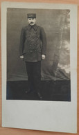 Photo D'un Homme En Uniforme  - Soldat  - Carte Photo - Portrait - Fotografia