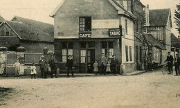 La Haye Malherbe * Débit De Tabac Tabacs TABAC Café Comptoir De 1er Ordre , Le Carrefour Et La Route De Vraiville - Other & Unclassified