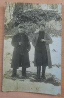 Photo De Deux Hommes En Uniforme  - Soldat  - Carte Photo - Portrait - Souvenir De Friedrichsfeld - Fotografia