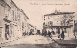 Milhaud (gard). Route Nationale, Arrivée Du Courrier. Belle Cpa Animé,voyagé 1925. Très Bon état - Other Municipalities