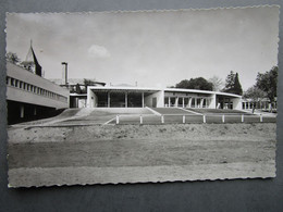 CP 17  Charente Maritime  MONTENDRE Les PINS - Le Nouveau Groupe Scolaire   écrite Et Timbrée 1958 - Montendre