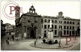 LINARES. PLAZA DE SAN FRANCISCO Y EDIFICIO DE CORREOS - Jaén