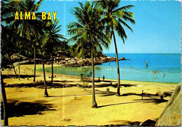 (3 F 37) Australia - QLD - Magnetic Island Alma Bay (with Australian Flower Stamp) 1970's ? - Great Barrier Reef