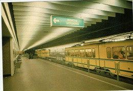 BRUXELLES-STATION DE METRO PARC - Transporte Público