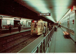 BRUXELLES-STATION DE METRO ARTS-LOI-TRAM 32 - Nahverkehr, Unterirdisch