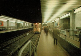 BRUXELLES-STATION DE METRO DE BROUCKERE-TRAM - Transporte Público