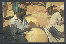 Nigeria-Northern, Carving Calabashes. - Nigeria