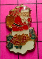 415c Pin's Pins / Beau Et Rare / THEME : NOEL / PERE NOEL COINCE DANS UNE CHEMINEE - Weihnachten