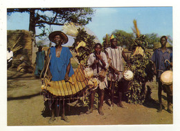 Cpm N° 7627 AFRIQUE En Couleurs Musiciens Et Danseurs - Africa