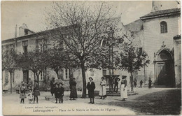 D   81  LABRUGUIERE  Place De La Mairie Et Entree De L'Eglise - Labruguière