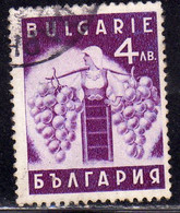 BULGARIA BULGARIE BULGARIEN 1938 NATIONAL PRODUCTS ISSUE GIRL CARRYING GRAPE CLUSTERS 4L USATO USED OBLITERE' - Gebruikt