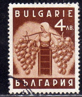 BULGARIA BULGARIE BULGARIEN 1938 NATIONAL PRODUCTS ISSUE GIRL CARRYING GRAPE CLUSTERS 4L USATO USED OBLITERE' - Usati