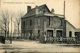 St Vaast Bosville * Hôtel De La Gare * Le Passage à Niveau * Ligne Chemin De Fer - Autres & Non Classés