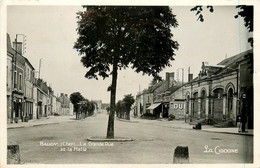 Baugy * La Grande Rue Du Village Et La Halle * Halles - Baugy