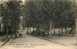 VAR  LES ARCS  Boulevard Gambetta Et Place De L'Hotel De Ville - Les Arcs