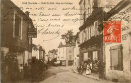 Confolens * La Rue Du Collège * Café Restaurant BOIREAU * Papeterie Librairie DUPONT - Confolens