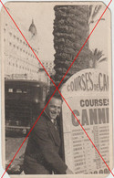 5075 Carte Postale Courses De Cannes Chevaux ? COURSES HIPPIQUES ? PMU ? à Identifier Devant Le Carlton - Cannes