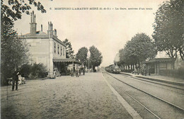 Montfort L'amaury * Méré * La Gare Du Village * Arrivée D'un Train * Locomotive - Montfort L'Amaury