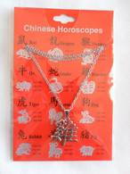 COQ Signe Chinois PENDENTIF AVEC PETITE CHAINETTE - HOROSCOPE - Pendants