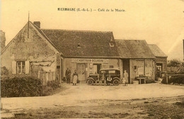 Miermaigne * Place Et Le Café De La Mairie , CHARTRAIN BOURDIN * Automobile Voiture Ancienne - Andere & Zonder Classificatie
