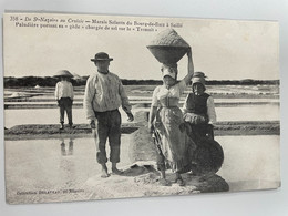 CPA - Marais Salants Du Bourg De Batz à Saillé 44 Loire Inf. En 1911 - Paludière Portant Sa " Gède " - Batz-sur-Mer (Bourg De B.)