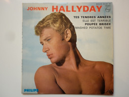 Johnny Hallyday 45Tours EP Vinyle Tes Tendres Années / Poupée Brisée Mint - 45 T - Maxi-Single