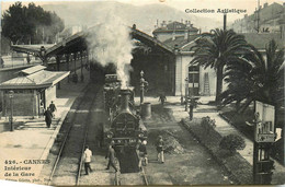 Cannes * Intérieur De La Gare De La Ville * Train Locomotive N°344 * Ligne Chemin De Fer - Cannes