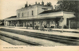 Cravant * Intérieur De La Gare Du Village * Ligne Chemin De Fer - Sonstige & Ohne Zuordnung