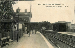 St Maur * Créteil * Intérieur De La Gare Du Village * Ligne Chemin De Fer - Saint Maur Des Fosses