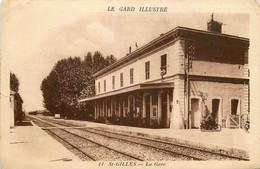 St Gilles * Vue Sur La Gare Du Village * Ligne Chemin De Fer - Saint-Gilles