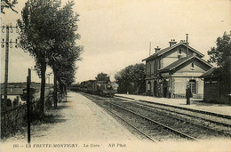 La Frette * Montigny * Intérieur De La Gare Du Village * Arrivée Du Train * Ligne Chemin De Fer - La Frette-sur-Seine