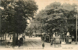 St Denis * Le Boulevard De Chateaudun * Automobile Voiture Ancienne * Kiosque à Journaux - Saint Denis