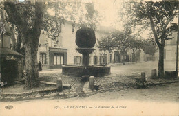 VAR  LE BEAUSSET  La Fontaine De La Place - Le Beausset
