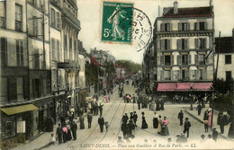 St Denis * La Place Aux Gueldres Et La Rue De Paris * Hôtel Restaurant Du Commerce * Coiffeur - Saint Denis